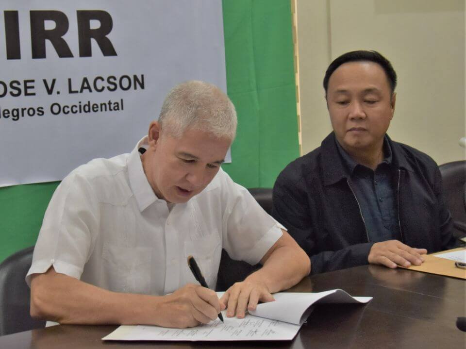 "Negros Occidental Gov. Bong Lacson Signs Implementing Rules for Negros Island Region Act with DILG Officials at Provincial Capitol" Negros Occidental Gov. Bong Lacson Signs Implementing Rules for Negros Island Region Act with DILG Officials at Provincial Capitol